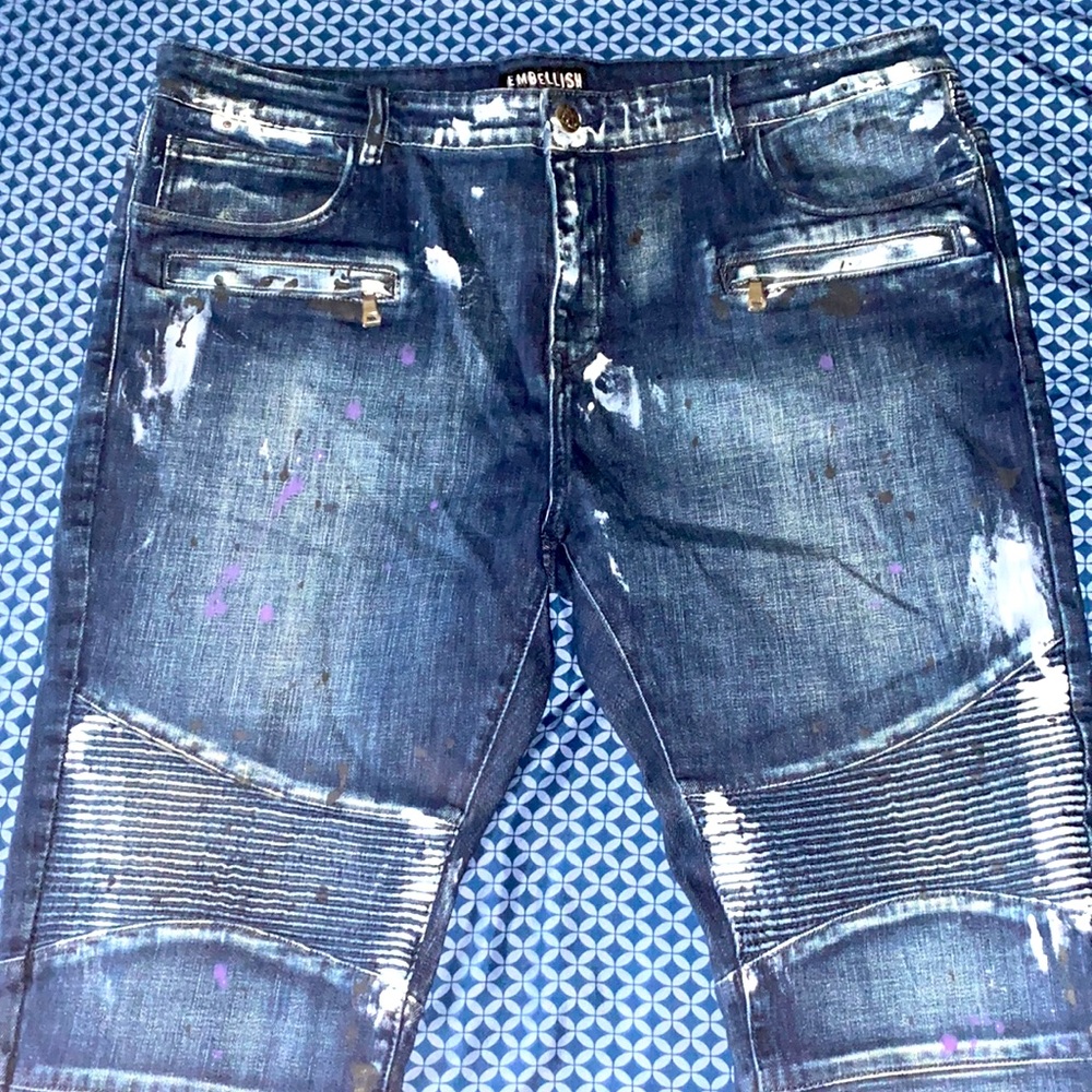Size 42 Embellish Brand jeans, only worn 2 times and dry cleaned after.